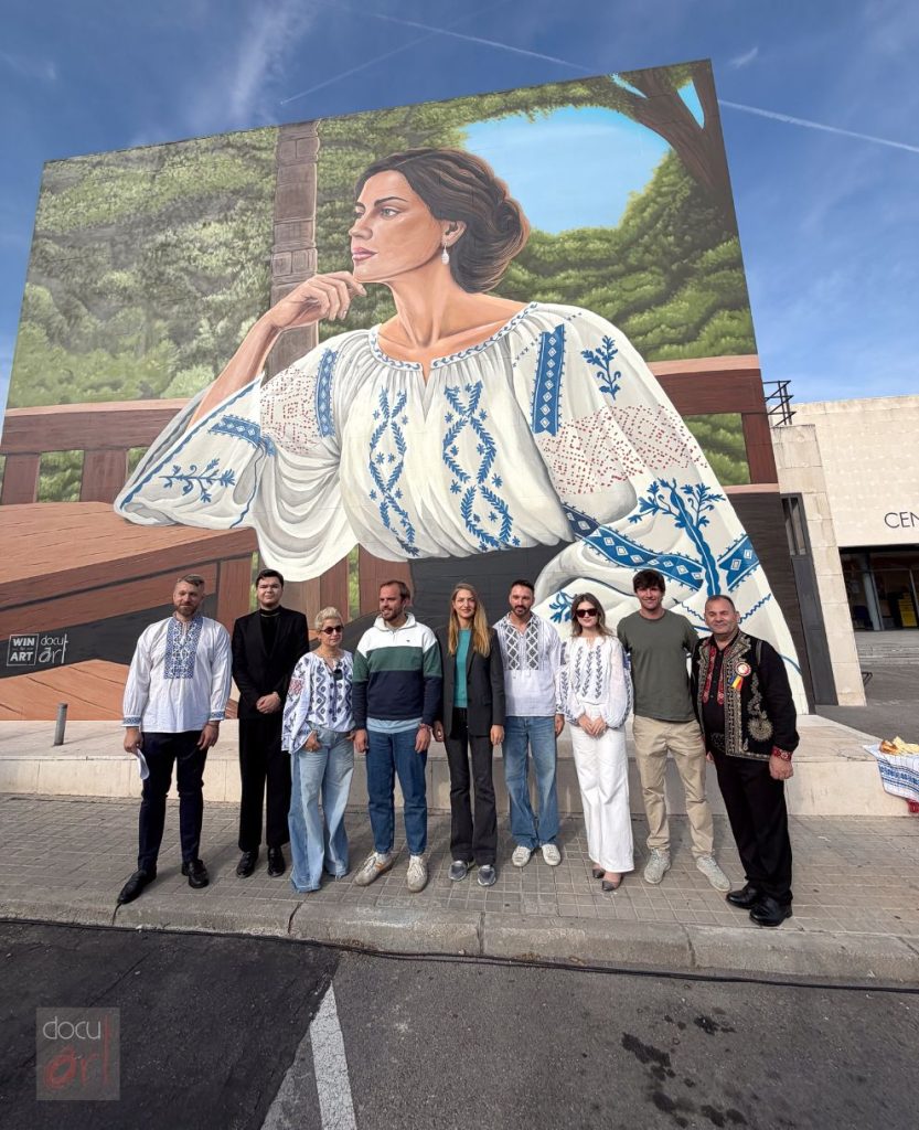 Team in front of the 80 square metre mural at Centro Integrado de La Poveda, Arganda del Rey